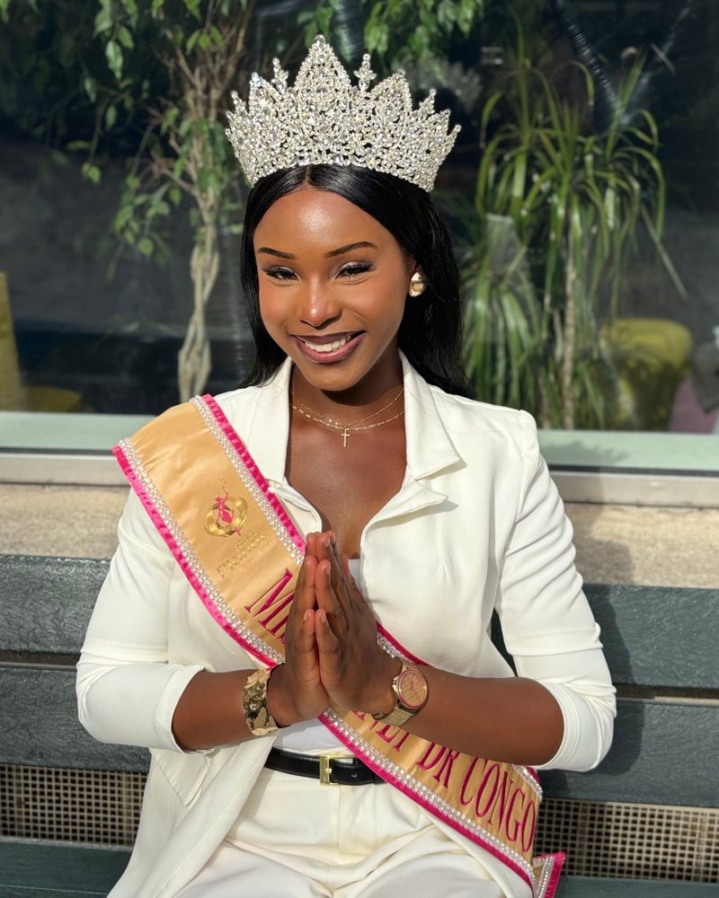 Miriam Kiova, Miss Planet DR Congo 2026, avec sa couronne et son écharpe